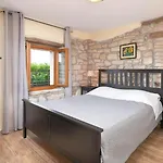 Antoli ヴィラ Tinjan