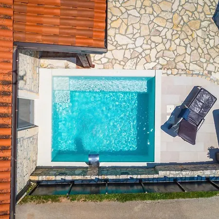 Antoli Villa Tinjan